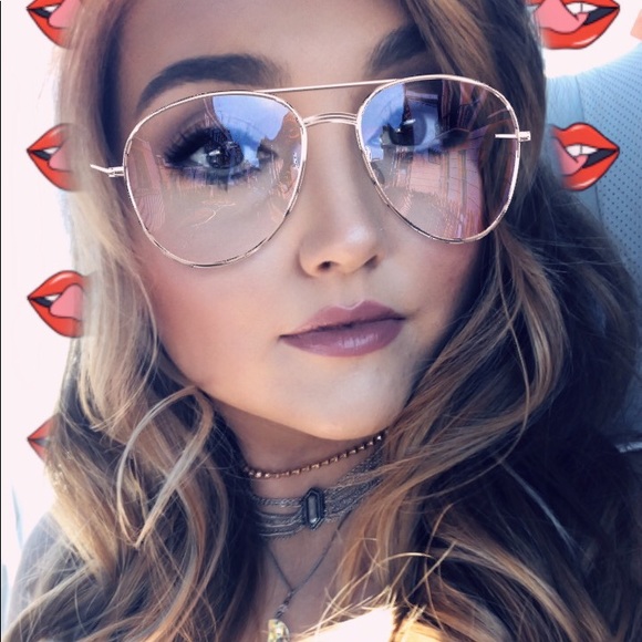 Meet your Posher, Myka - Picture 2 of 5